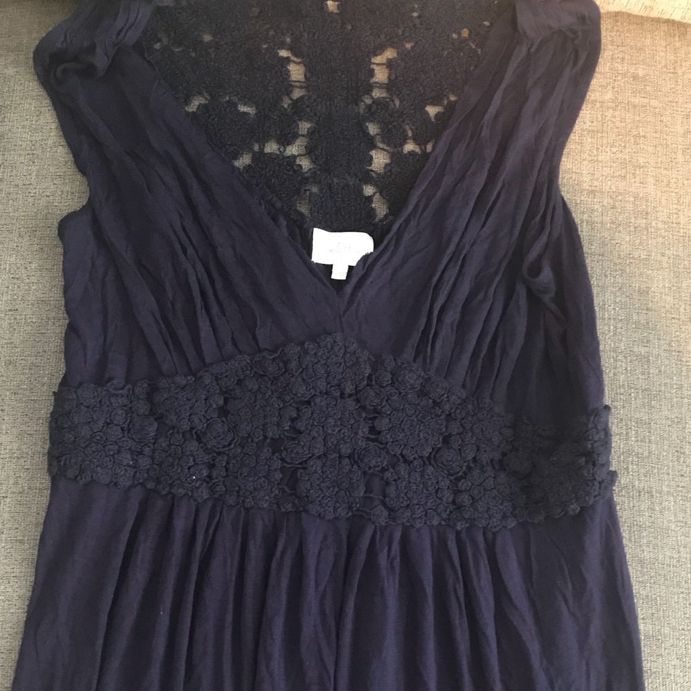 Blue tank w/beautiful backing.